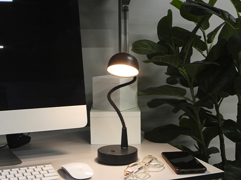 Luminária de Mesa LED Ajustável